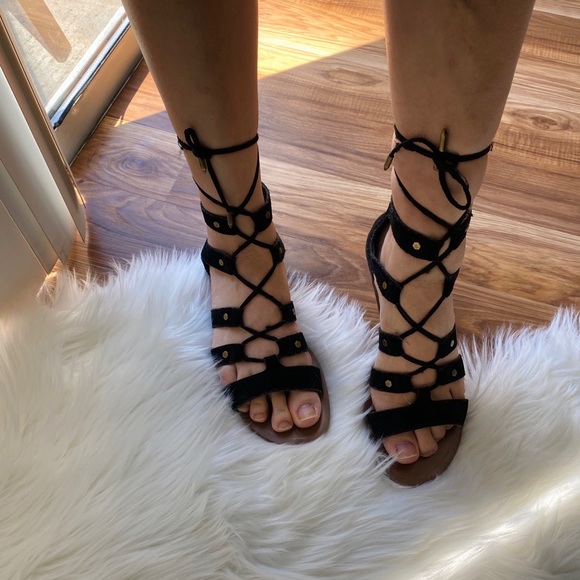 Dolce Vita Shoes - ❌❌ 3/$25 Dolce Vita Leather Gladiator Sandals❌